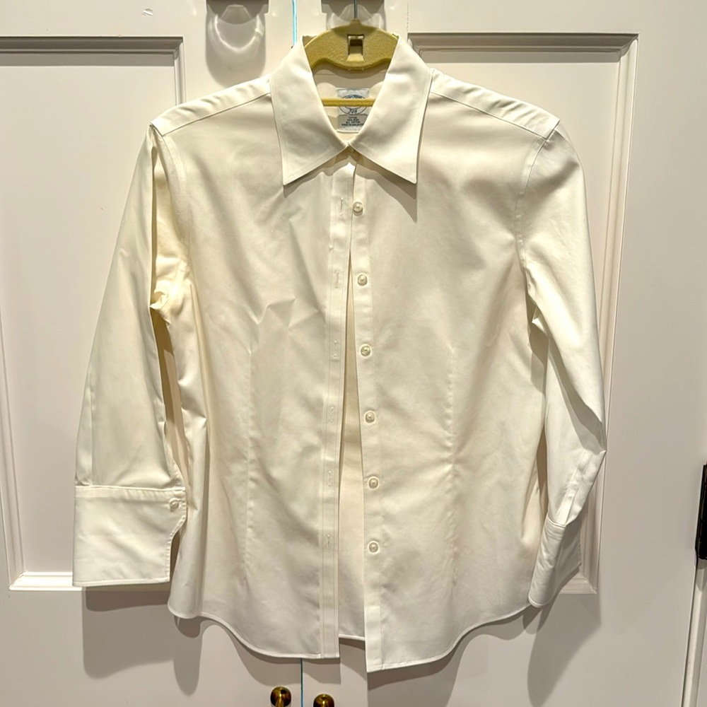 Brooks Brothers women’s fitted blouse